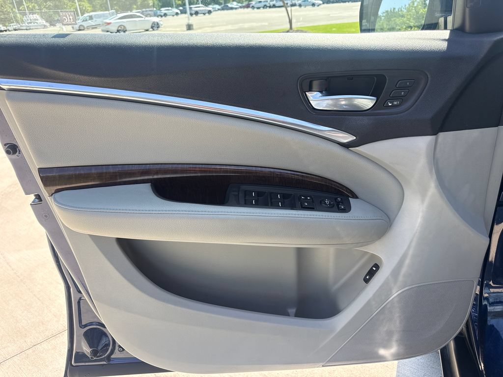 Used 2017 Acura MDX w/ Technology Package AWD/4WD image 13