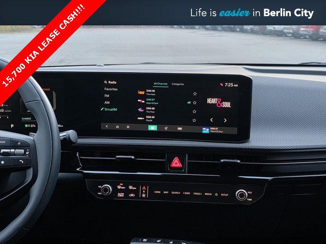 New 2025 Kia EV6 Wind image 21