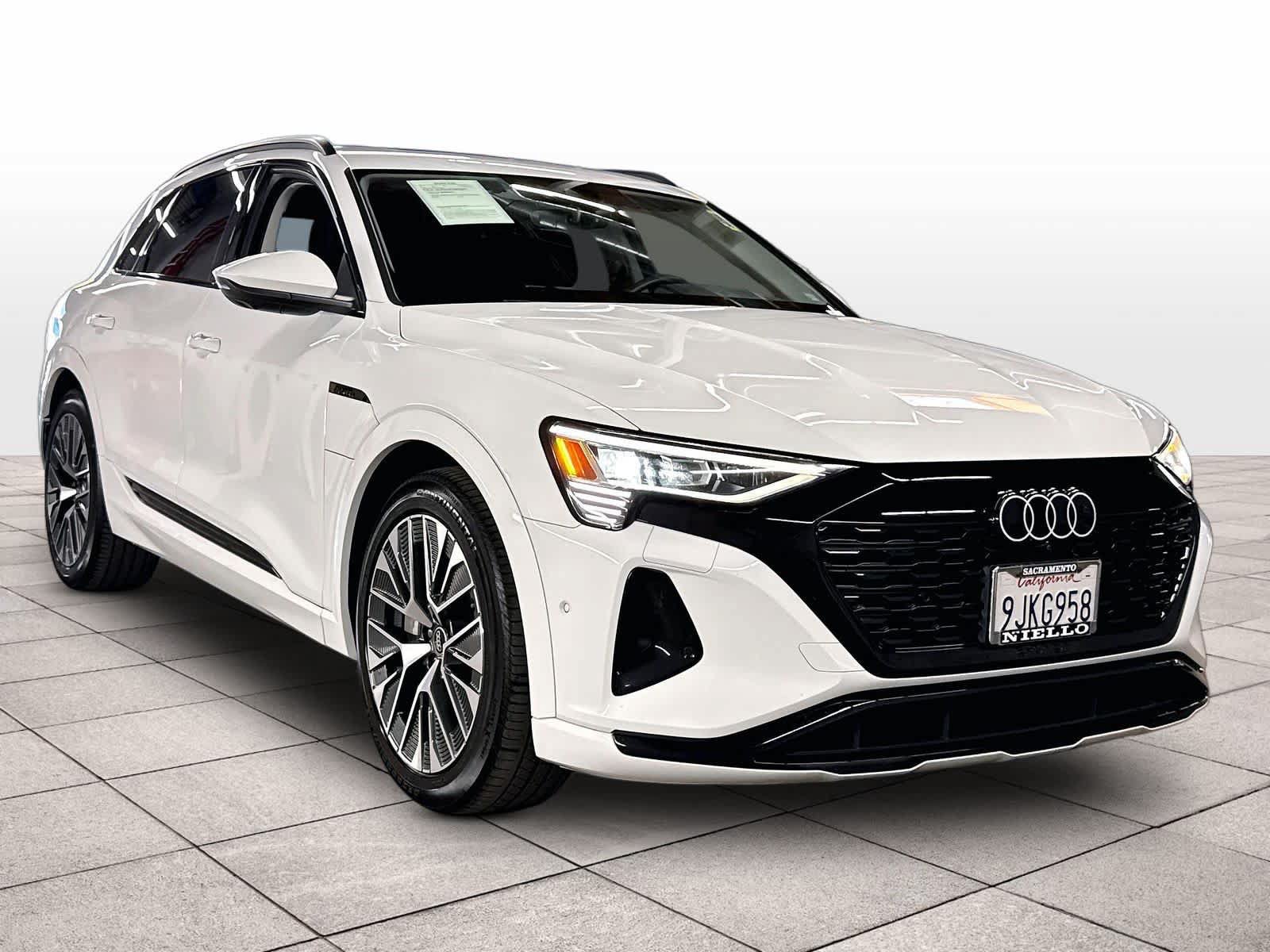 Used 2024 Audi Q8 e-tron Premium Plus AWD/4WD image 2