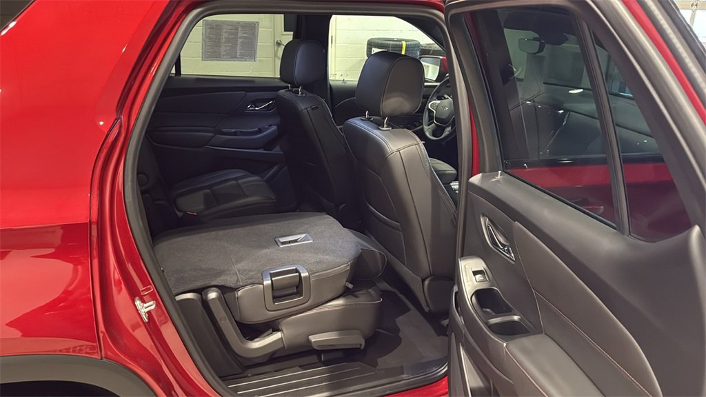 Used 2023 Chevrolet Traverse RS image 15