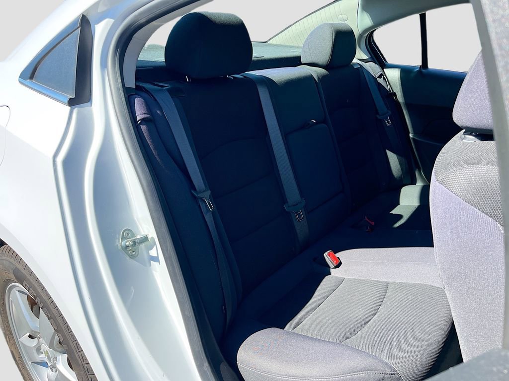 Used 2014 Chevrolet Cruze LT image 21