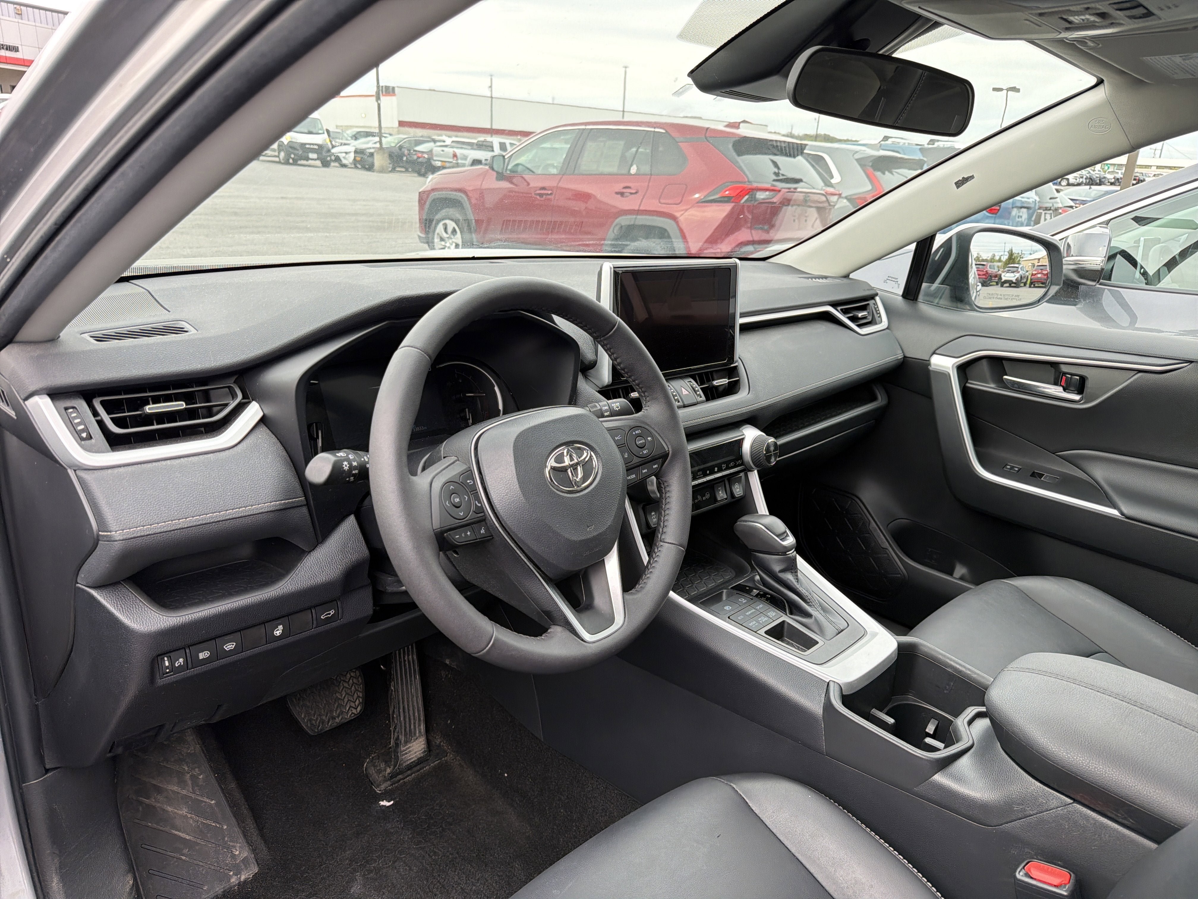 Used 2023 Toyota RAV4 XLE Premium AWD/4WD image 9