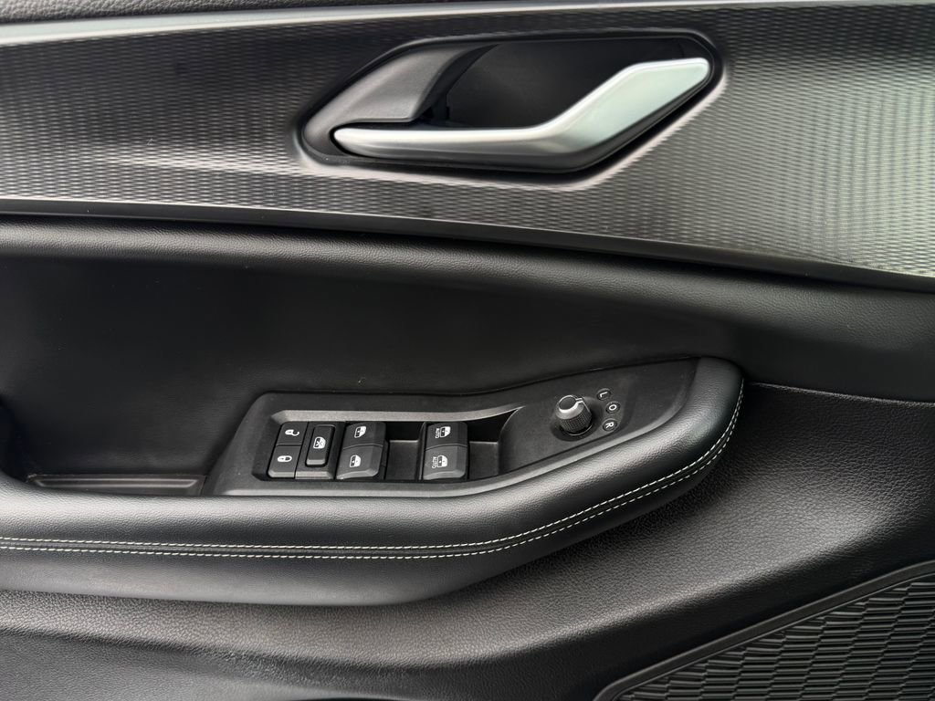 Used 2024 Jeep Grand Cherokee Altitude image 21