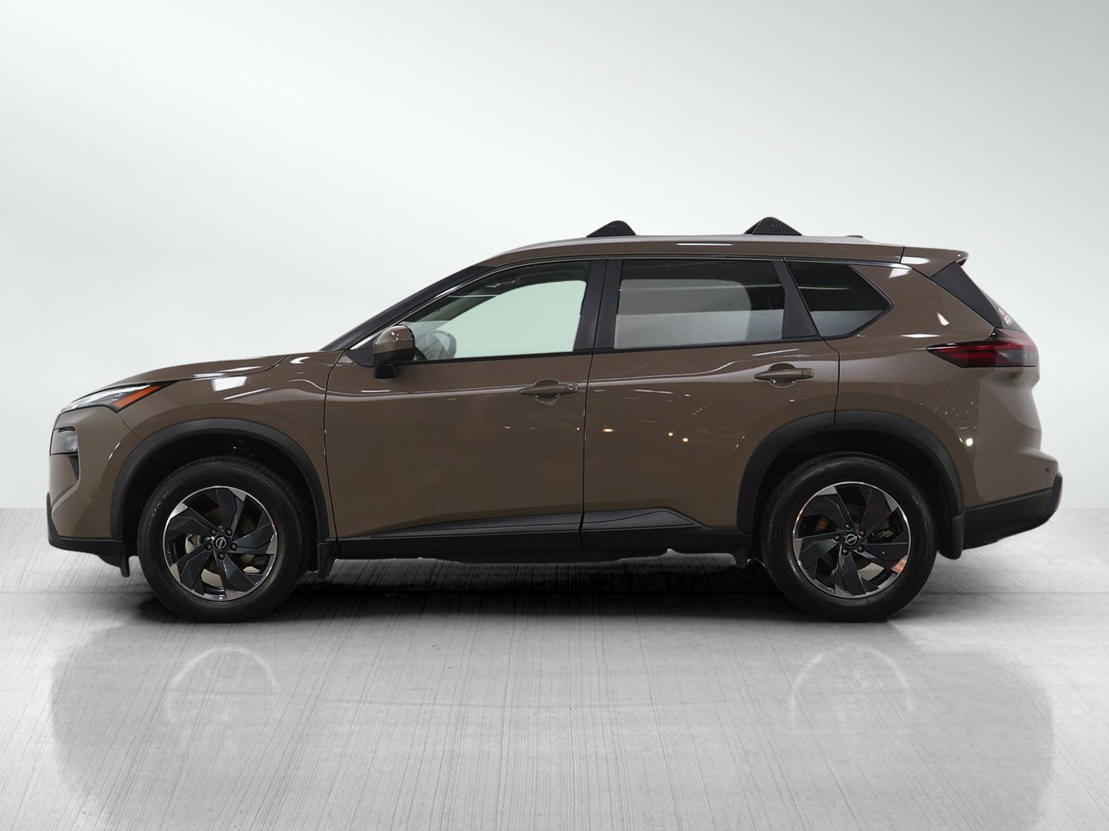 Used 2025 Nissan Rogue SV w/ SV Premium Package image 2