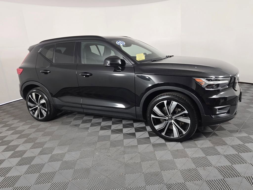 Used 2021 Volvo XC40 P8 Recharge w/ Advanced Package image 2