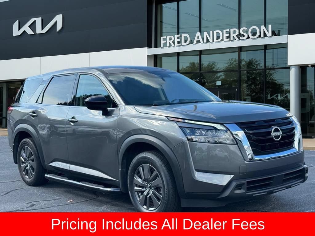 Used 2024 Nissan Pathfinder S FWD image 1