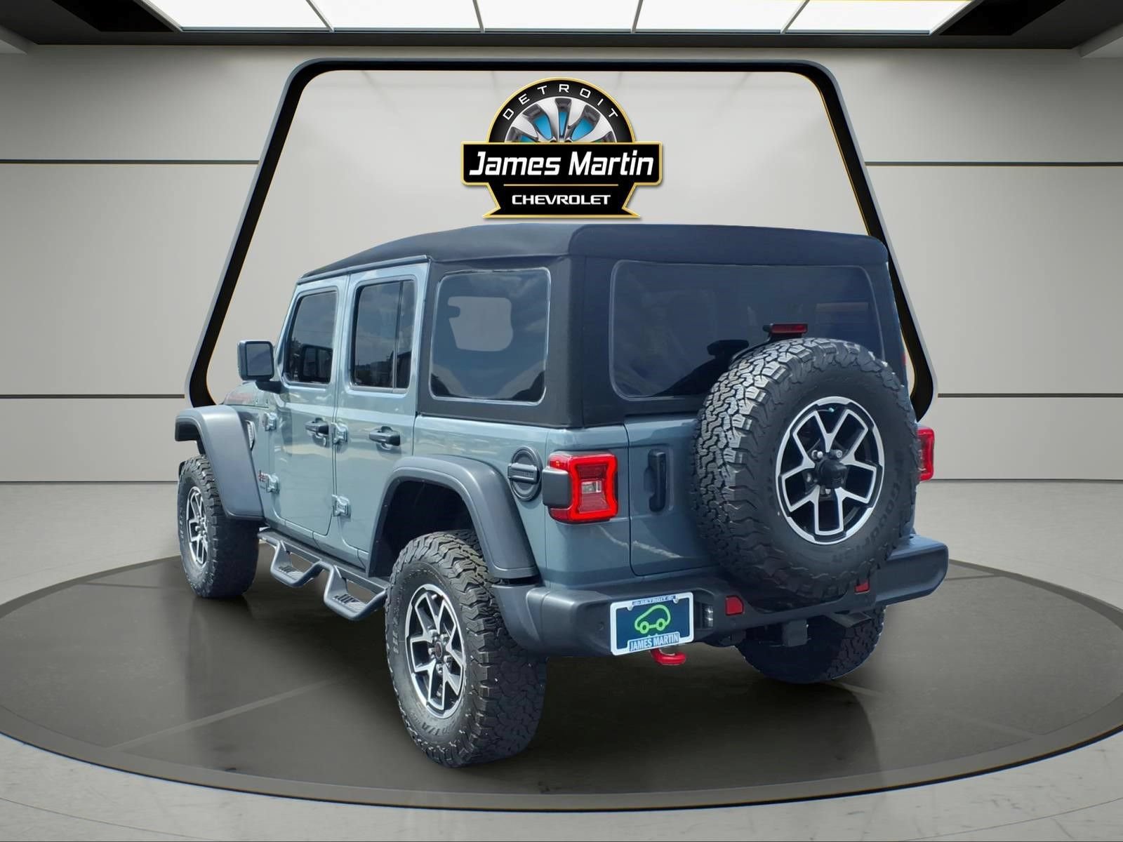 Used 2024 Jeep Wrangler Unlimited Rubicon w/ Technology Group AWD/4WD image 6