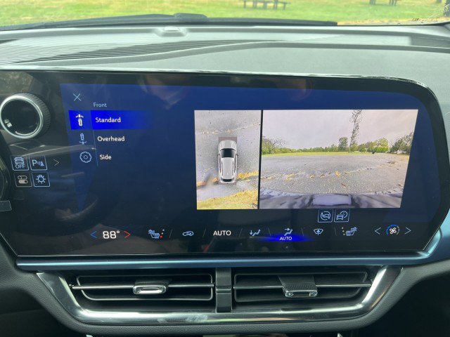 Certified 2025 Chevrolet Equinox EV LT w/ Convenience Package image 23