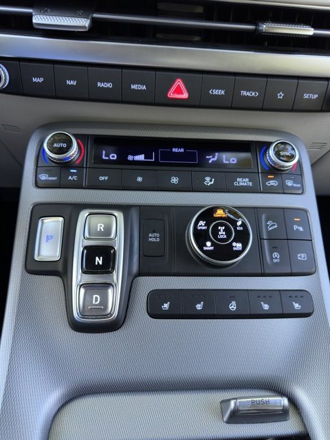 Used 2024 Hyundai Palisade Limited image 14