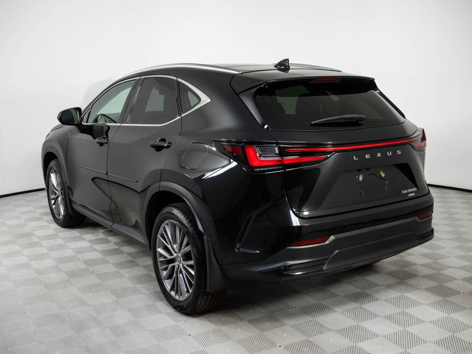 Used 2024 Lexus NX 350h AWD w/ Vision Package image 3