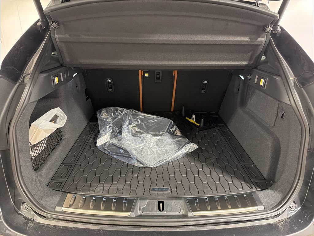 New 2026 Jaguar F-PACE R-Dynamic S AWD/4WD image 29