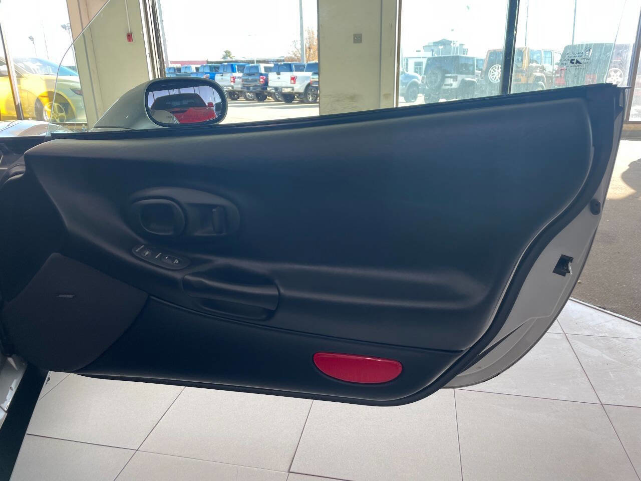 Used 2004 Chevrolet Corvette Z06 w/ Memory Package image 17