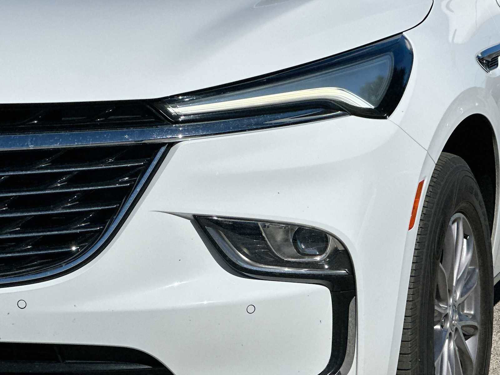 Used 2024 Buick Enclave Essence image 16