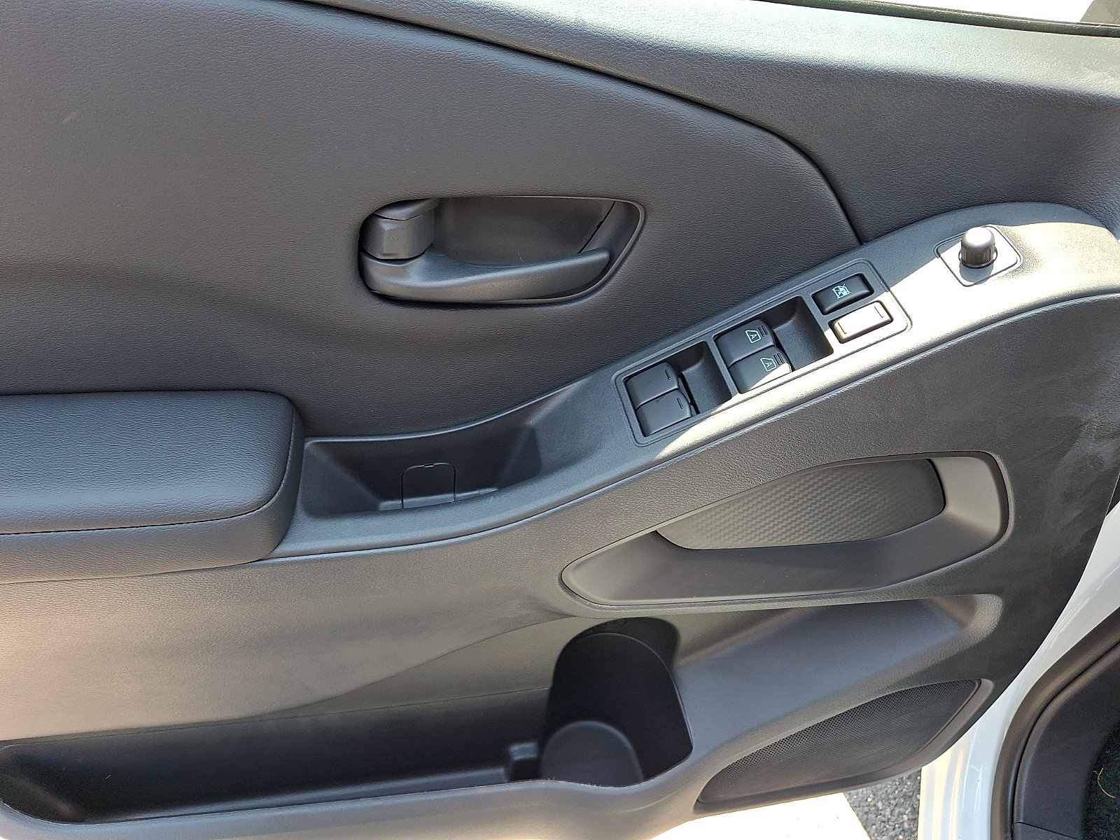 New 2026 Nissan Frontier SV w/ All-Weather Content Package AWD/4WD image 9