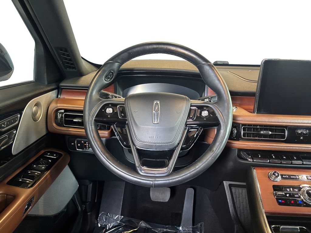 Used 2020 Lincoln Aviator Reserve w/ Equipment Group 202A AWD/4WD image 13