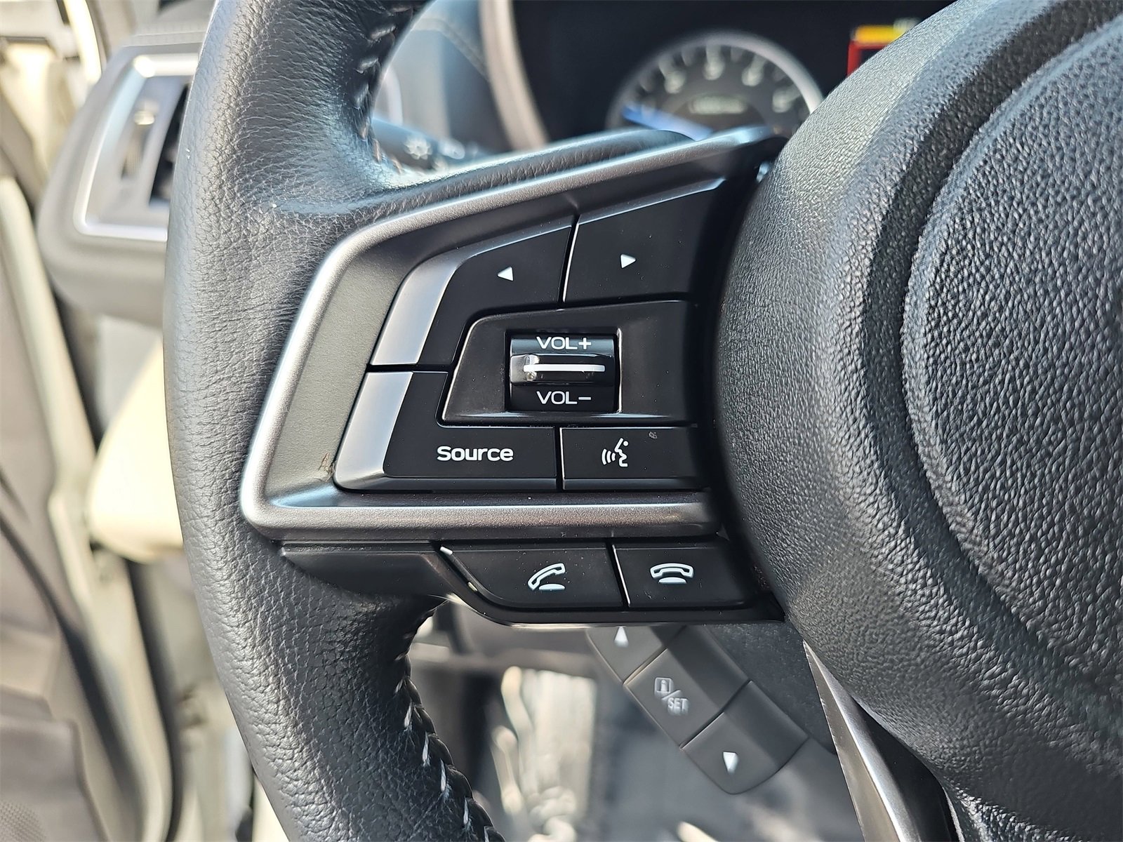 Used 2022 Subaru Ascent Limited w/ Technology Package image 19