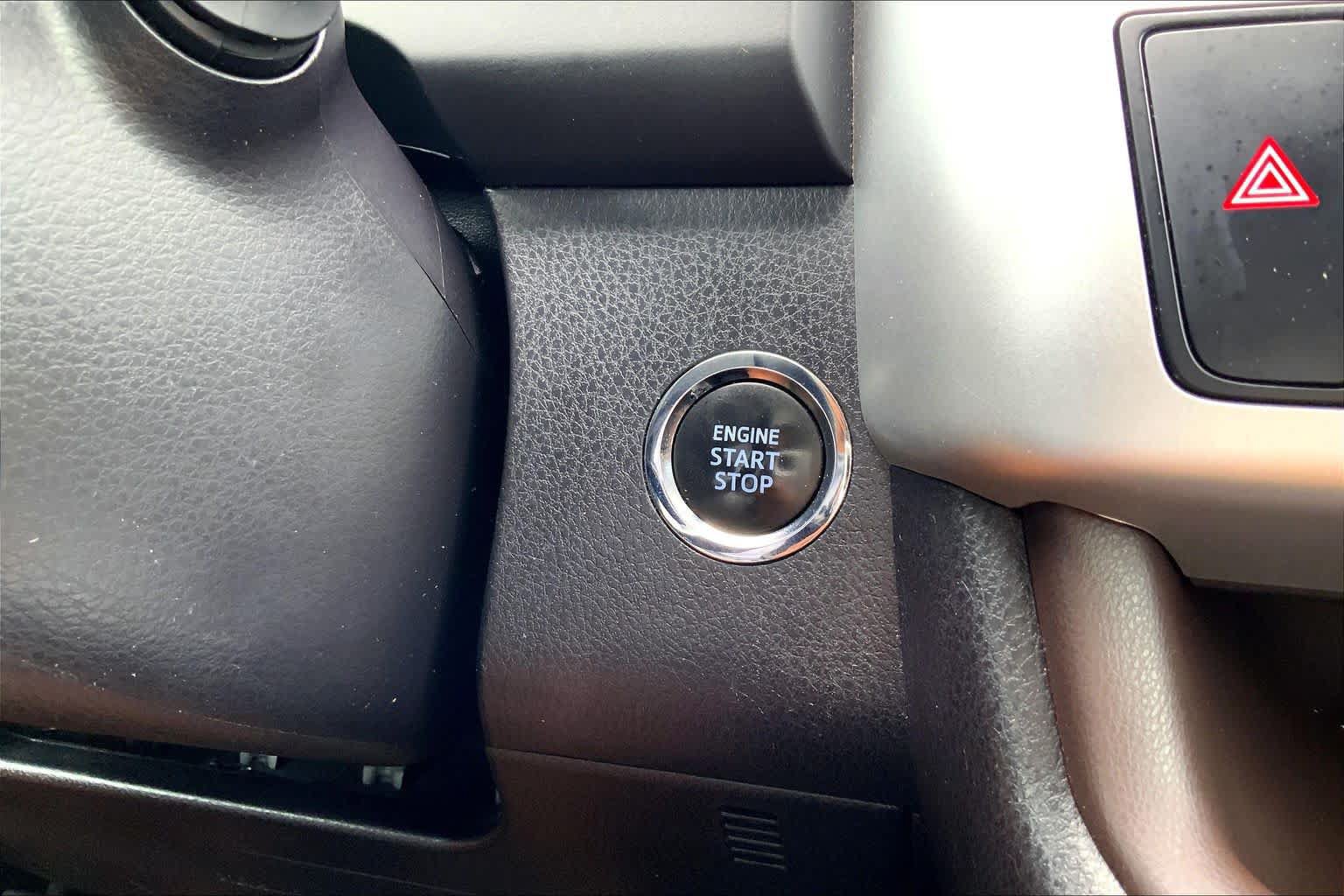 Used 2019 Toyota Highlander XLE FWD image 33