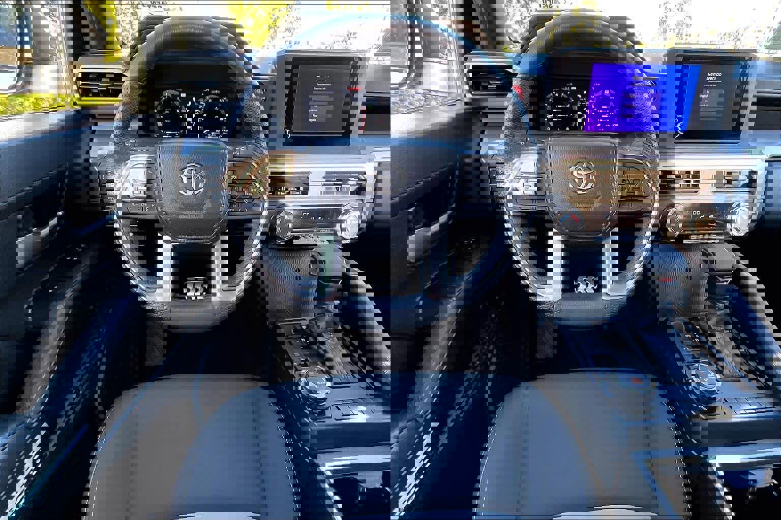 Used 2025 Toyota Tacoma TRD Sport image 5