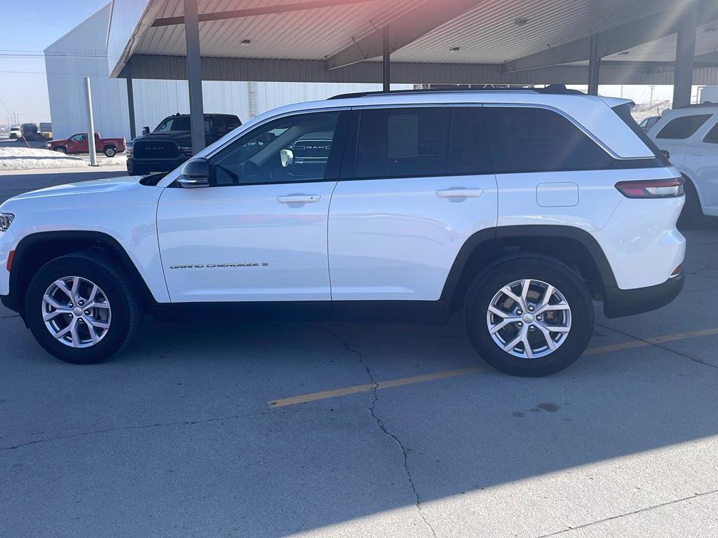 Used 2022 Jeep Grand Cherokee Limited AWD/4WD image 8