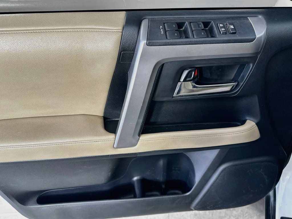 Used 2016 Toyota 4Runner SR5 Premium AWD/4WD image 25