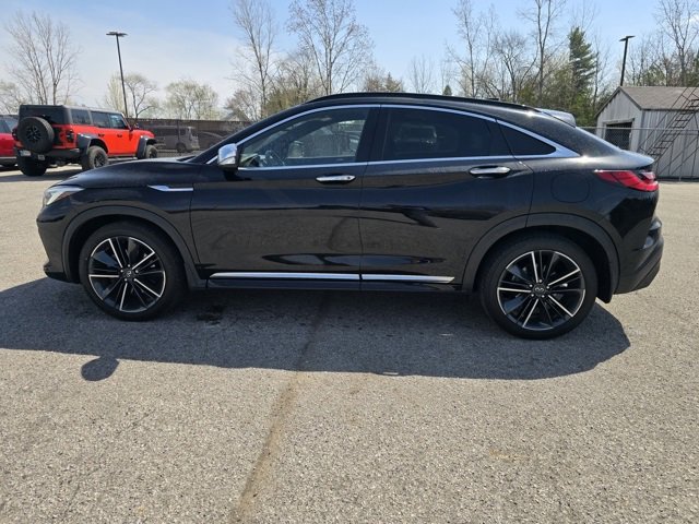 Used 2023 INFINITI QX55 Essential w/ Accent Package image 6