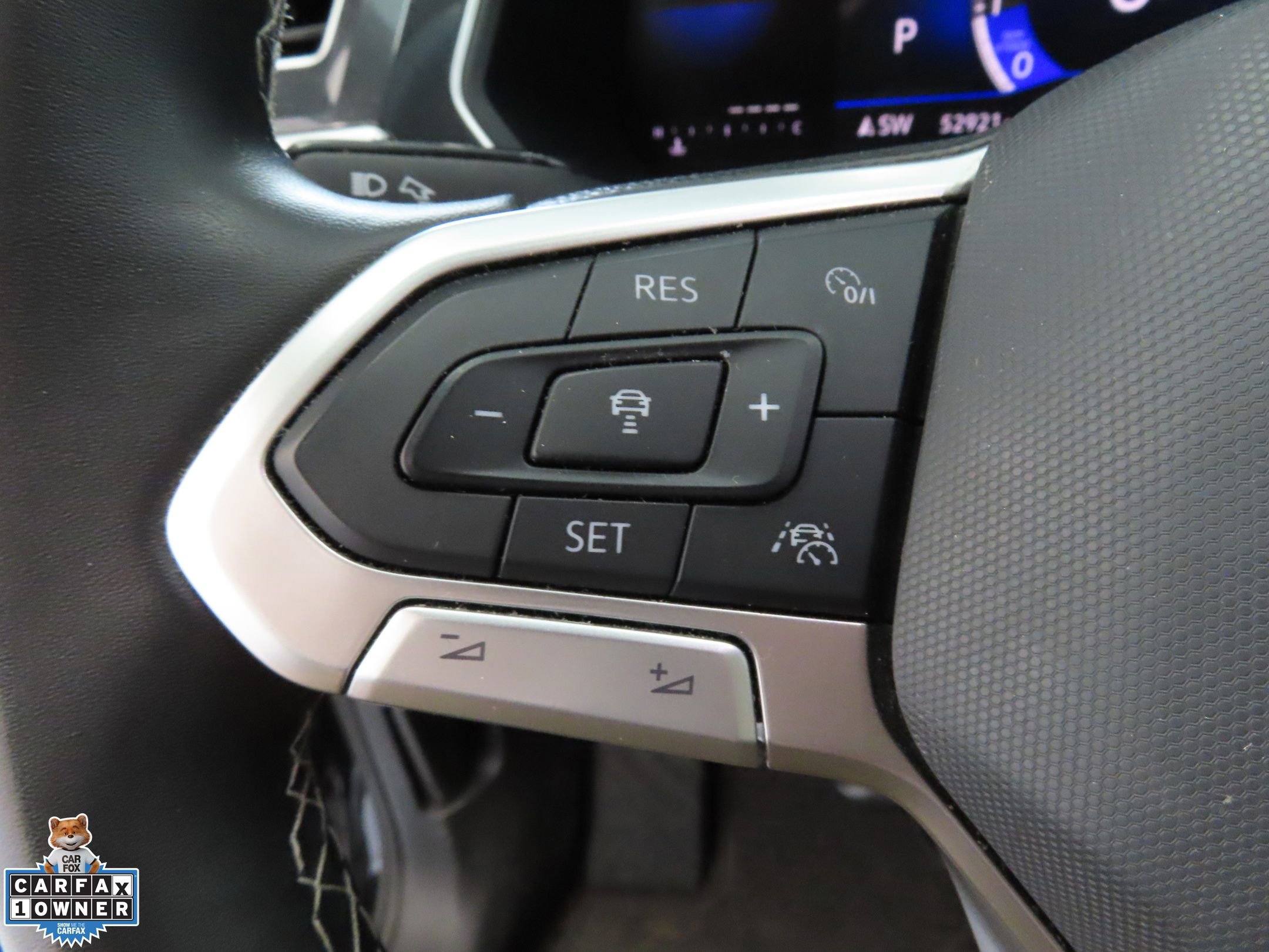 Used 2024 Volkswagen Tiguan SE FWD image 12