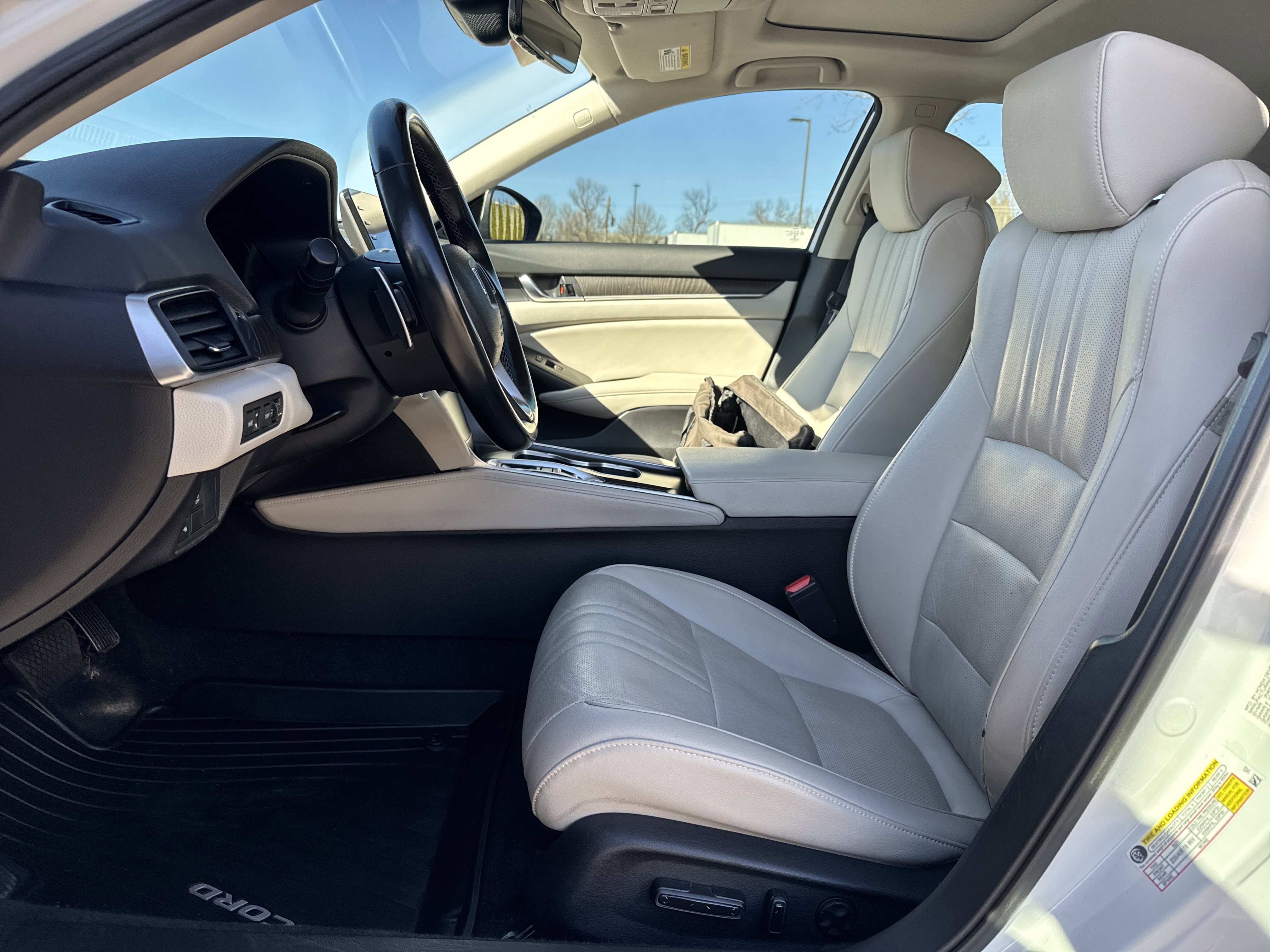 Used 2021 Honda Accord Touring image 16