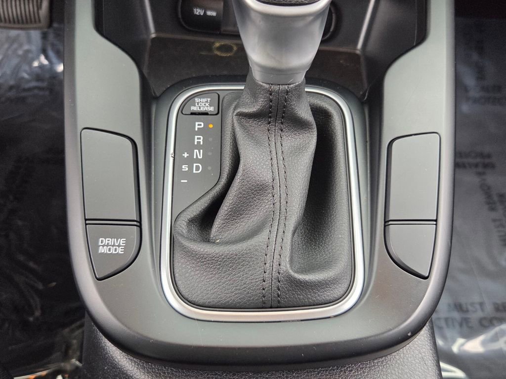 Used 2025 Kia Soul LX w/ LX Technology Package image 19
