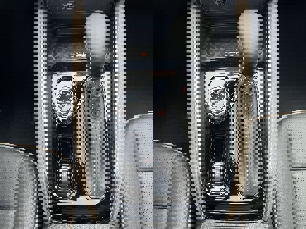 New 2026 GMC Canyon Denali image 16