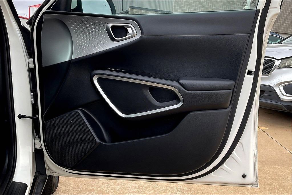 Used 2022 Kia Soul LX w/ Technology Package FWD image 23
