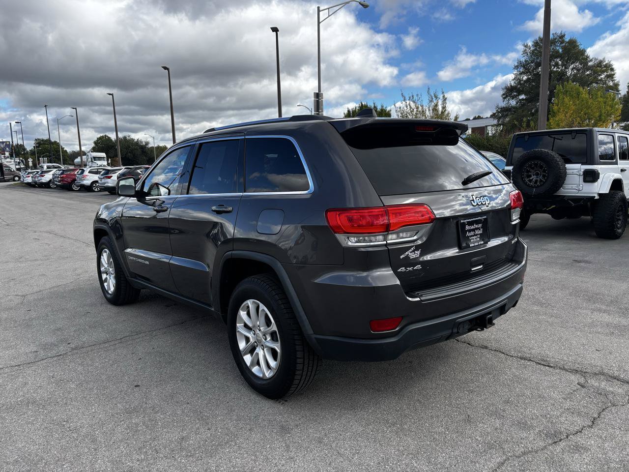 Used 2016 Jeep Grand Cherokee Laredo w/ Quick Order Package 23E AWD/4WD image 5