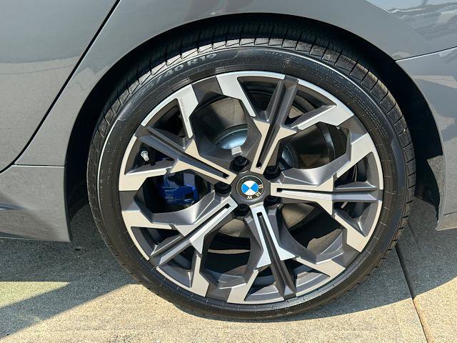 Used 2026 BMW 330i xDrive Sedan w/ M Sport Package AWD/4WD image 32