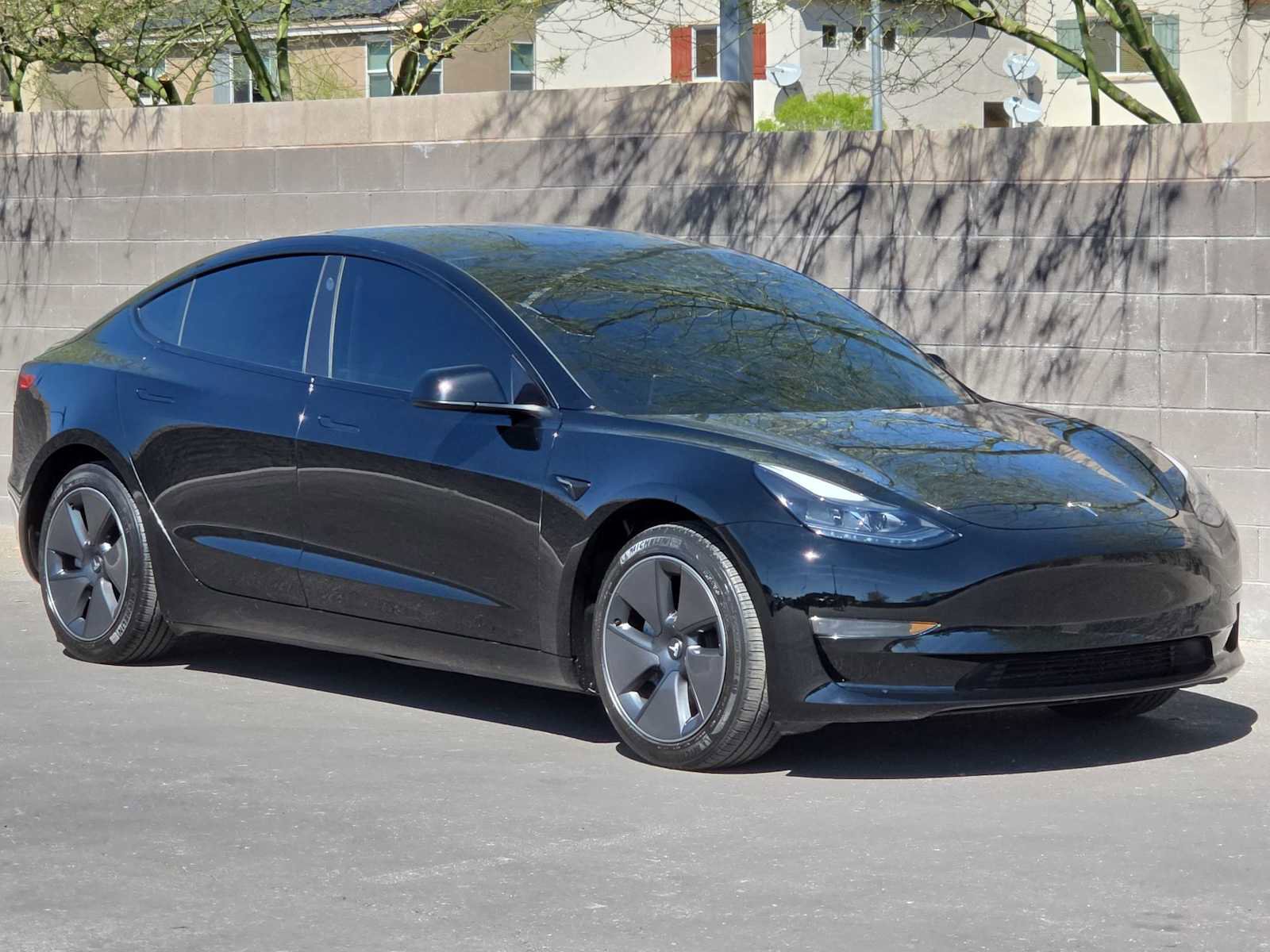 Used 2023 Tesla Model 3 Standard Range image 3
