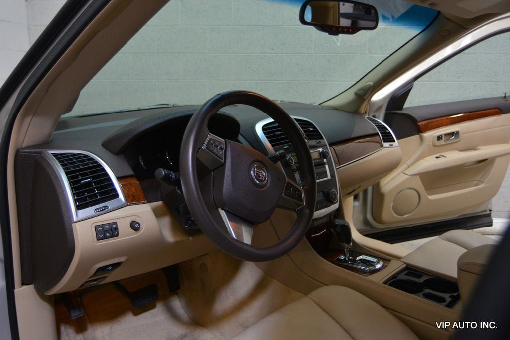 Used 2008 Cadillac SRX w/ Utility Package RWD image 12