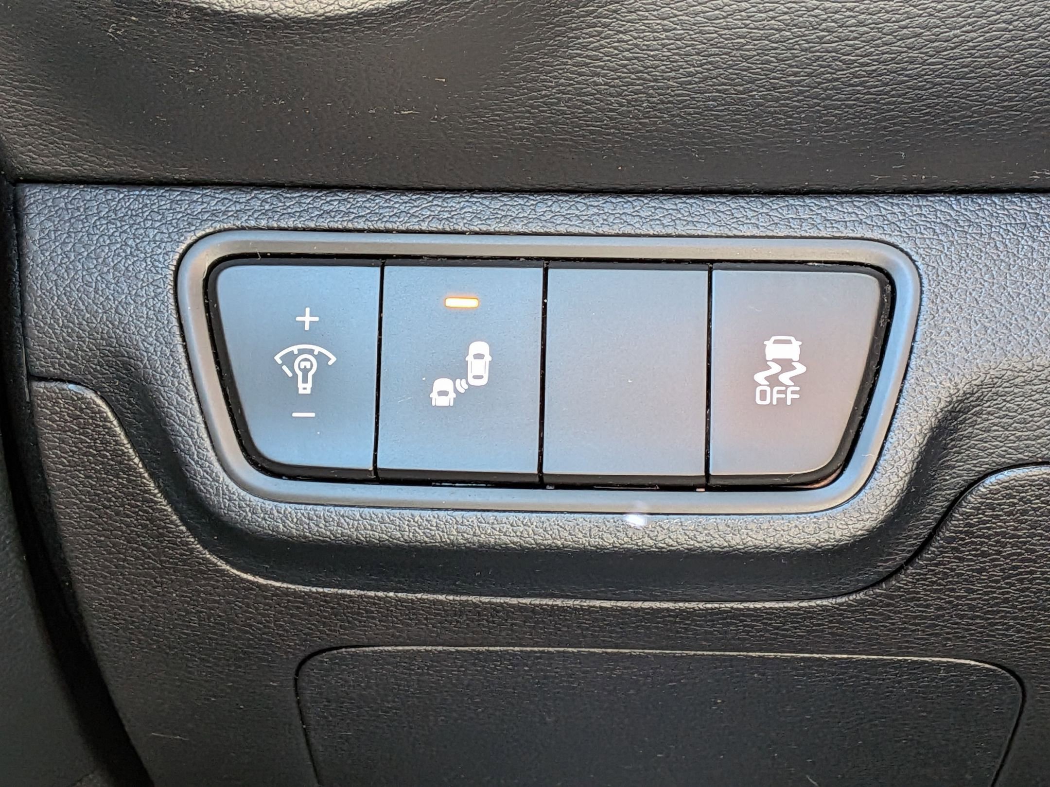 Used 2022 Kia Forte LXS w/ LXS Technology Package FWD image 18