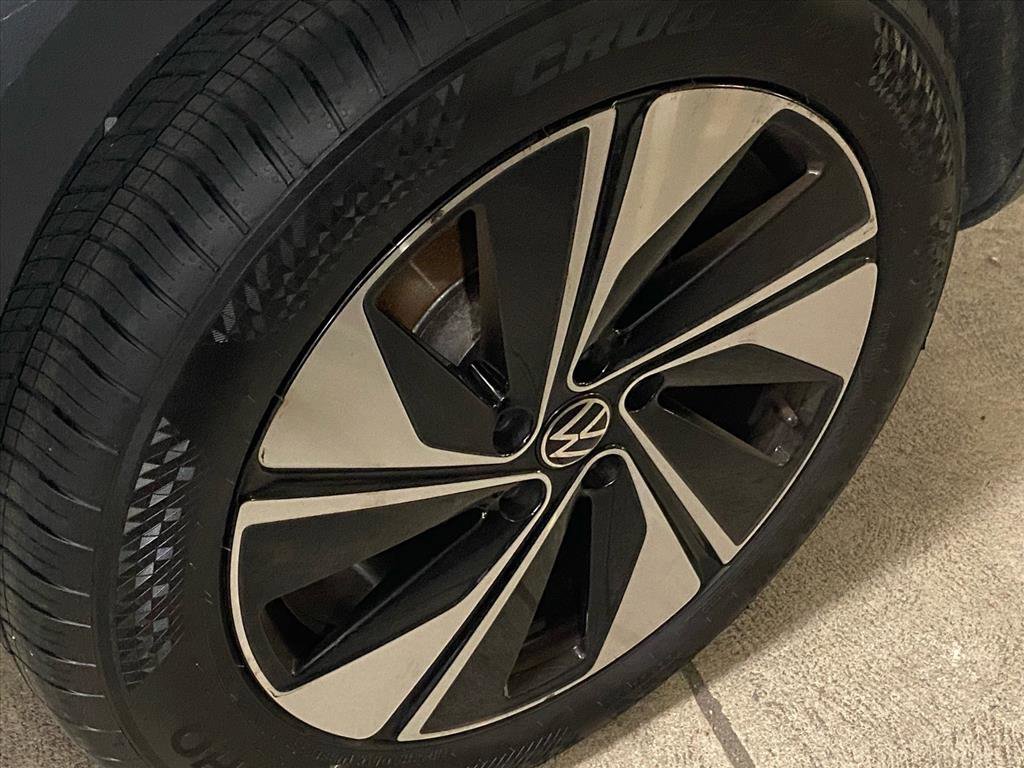 Used 2025 Volkswagen Taos SE image 22