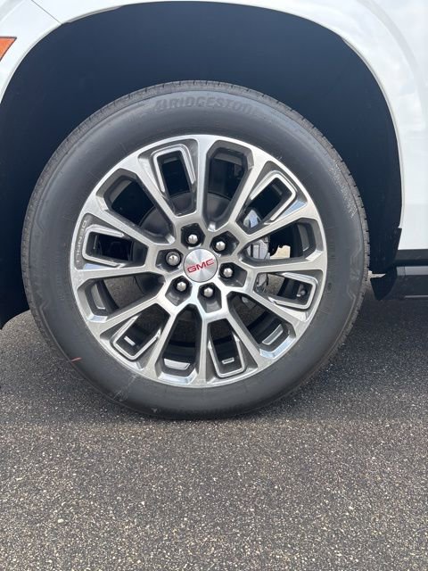 New 2026 GMC Yukon Denali w/ Sun & Power Step Package image 9