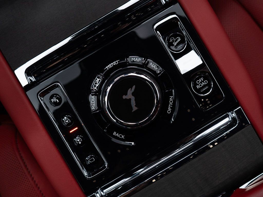 Certified 2024 Rolls-Royce Cullinan image 41