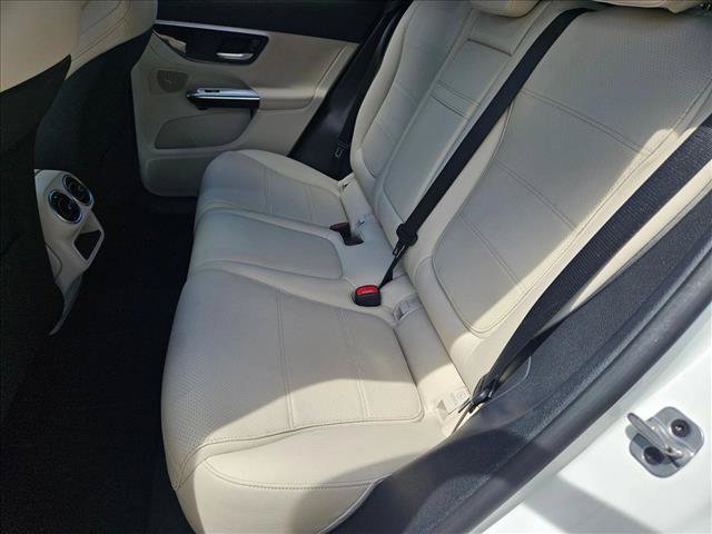 Used 2025 Mercedes-Benz GLC 350e 4MATIC image 18