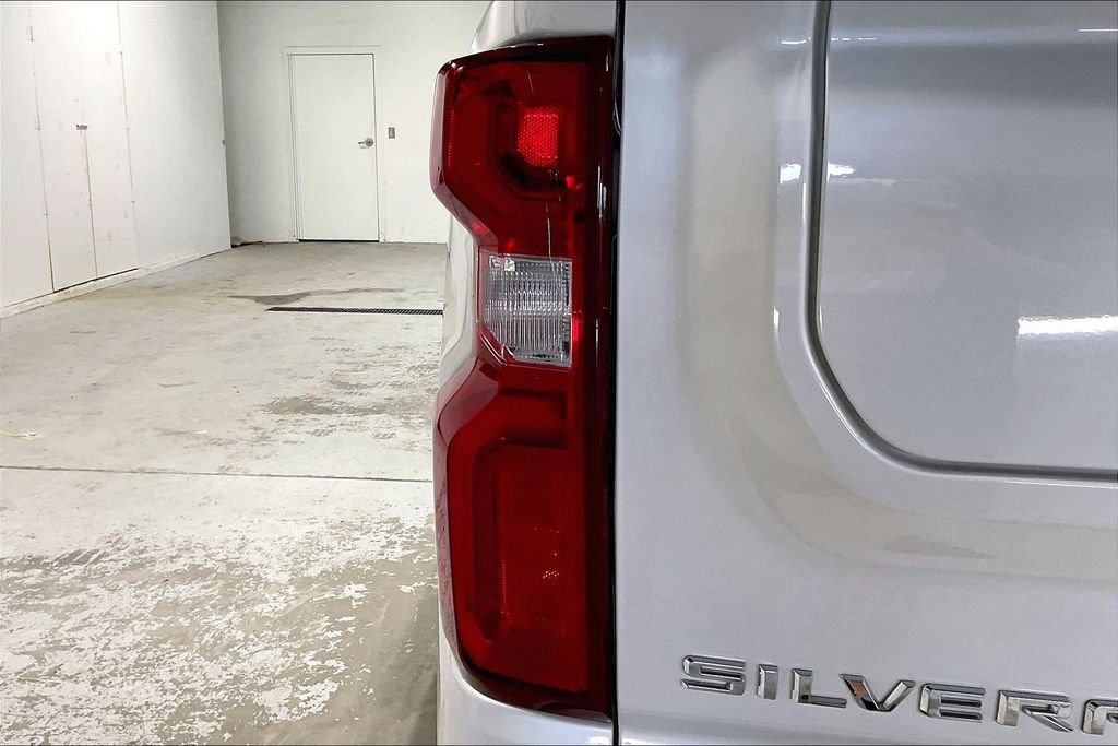 Used 2025 Chevrolet Silverado 1500 High Country AWD/4WD image 38