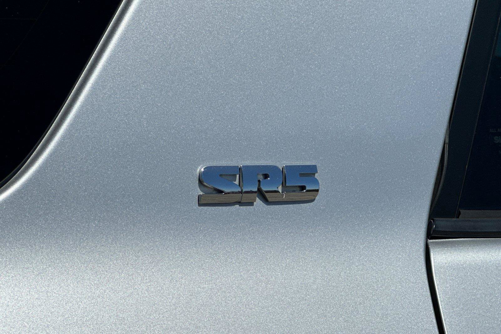 Used 2017 Toyota 4Runner SR5 RWD image 25