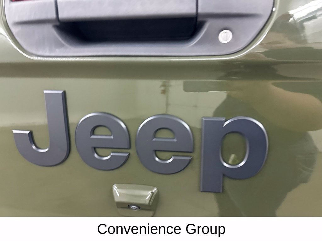 Used 2022 Jeep Gladiator Sport AWD/4WD image 18