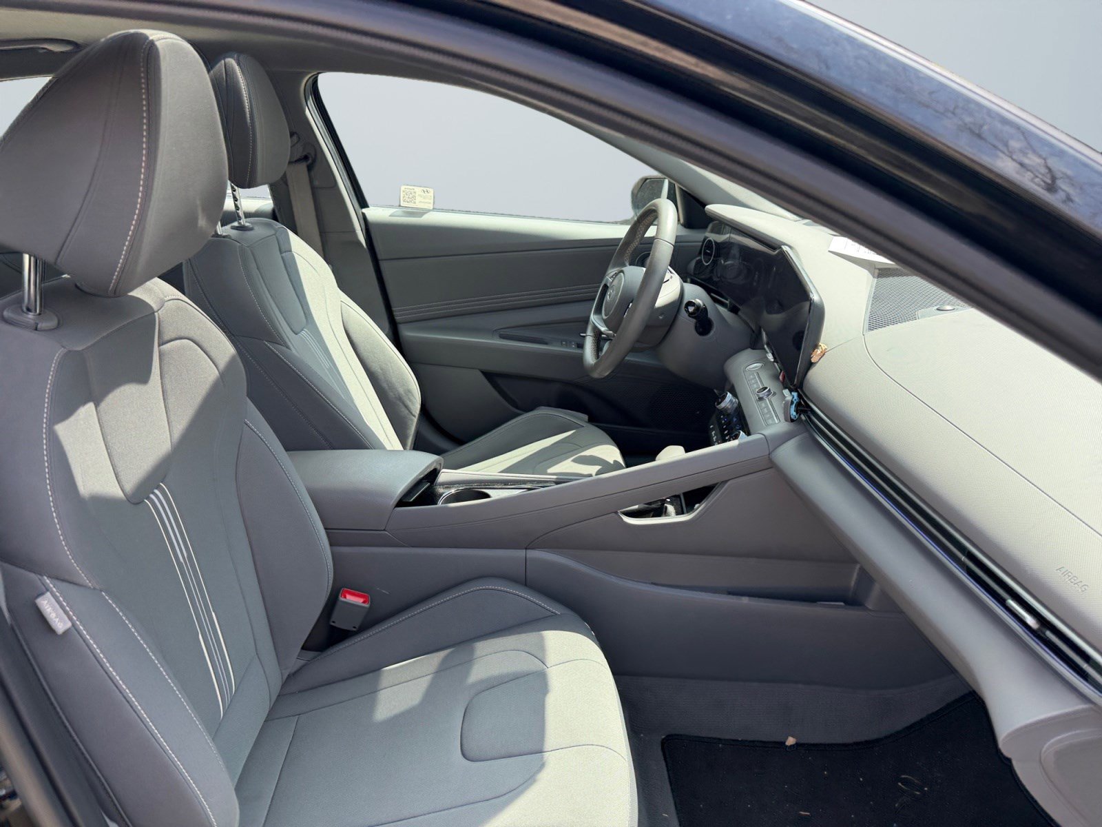 Certified 2024 Hyundai Elantra SEL w/ Convenience Package image 18