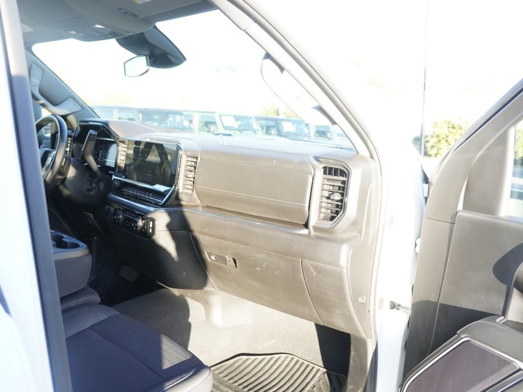 Used 2025 Chevrolet Silverado 2500 LT w/ Convenience Package image 22