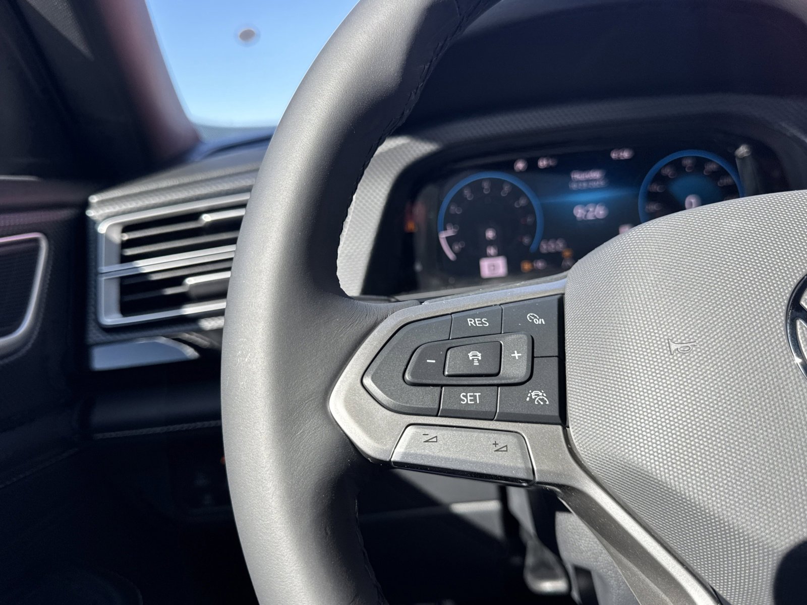 New 2026 Volkswagen Atlas Cross Sport SEL R-Line image 30