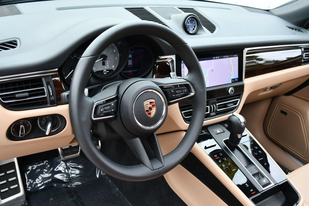 Used 2024 Porsche Macan S AWD/4WD image 41