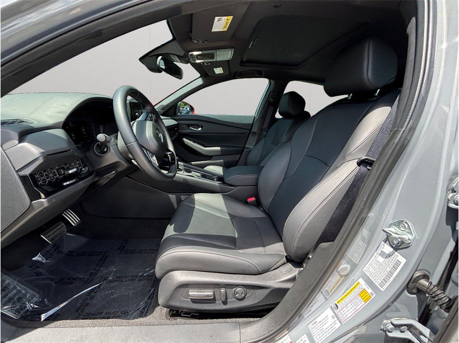 Used 2025 Honda Accord Sport image 2