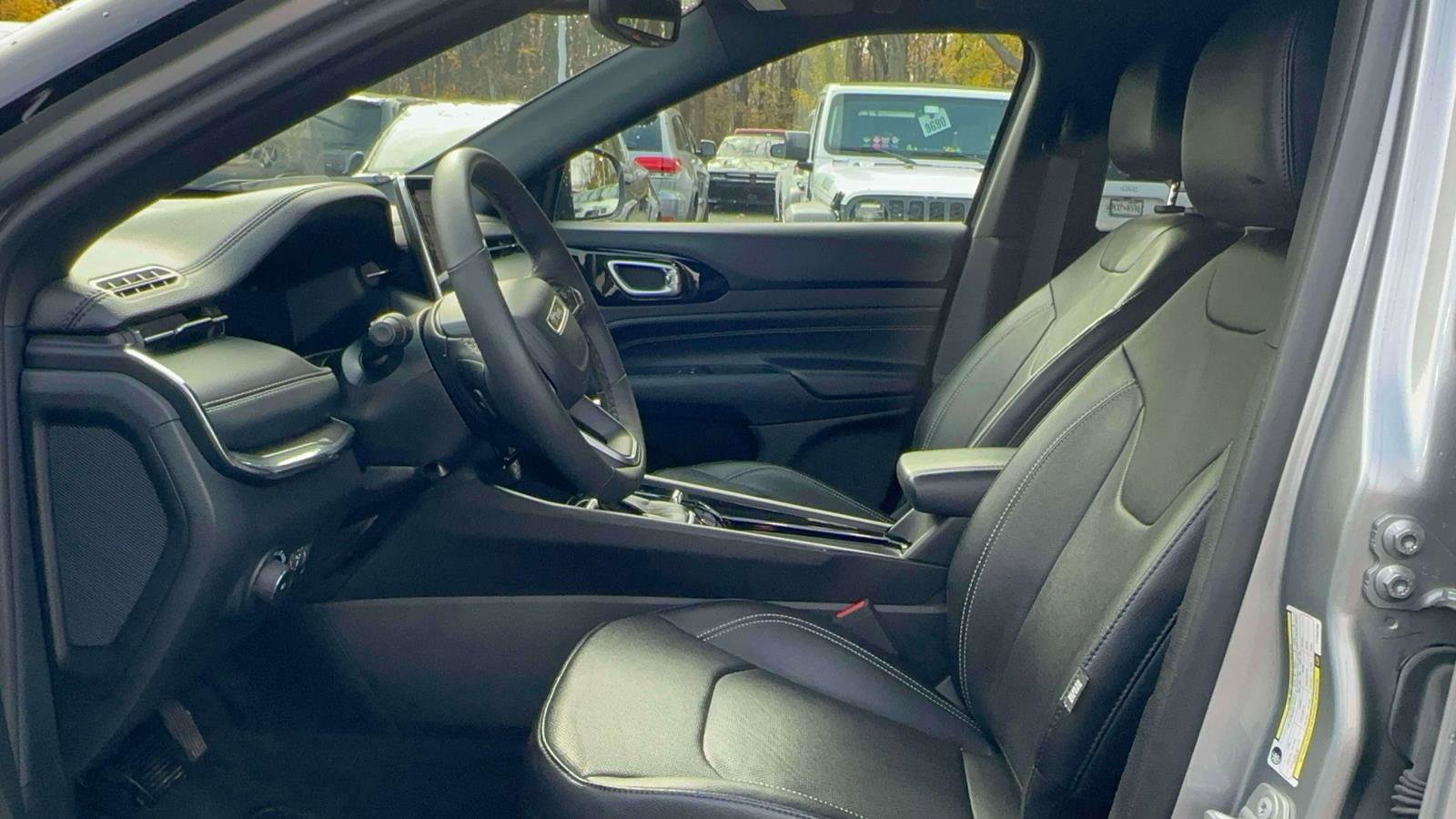 Used 2023 Jeep Compass High Altitude w/ Driver Assist Group I image 15