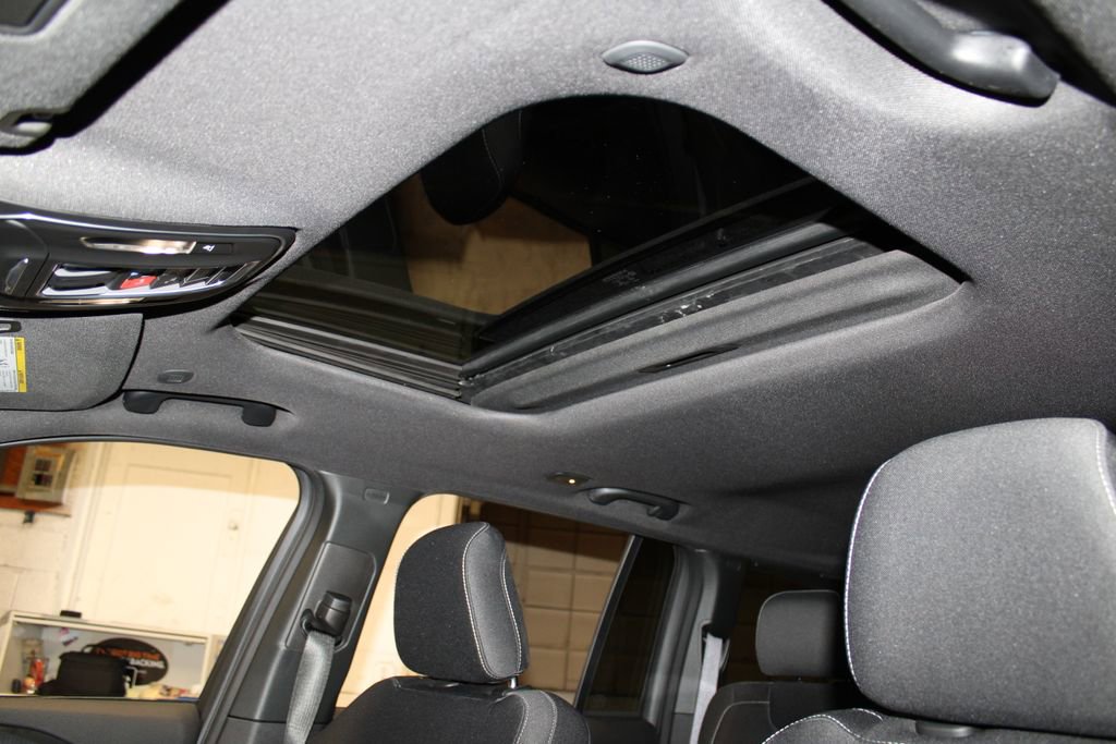 New 2025 Jeep Grand Cherokee Laredo X w/ Luxury Tech Group I image 24