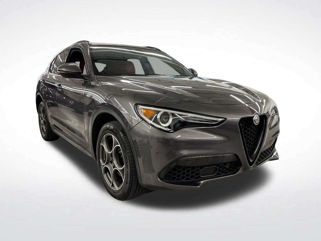 Used 2023 Alfa Romeo Stelvio Sprint AWD/4WD image 7